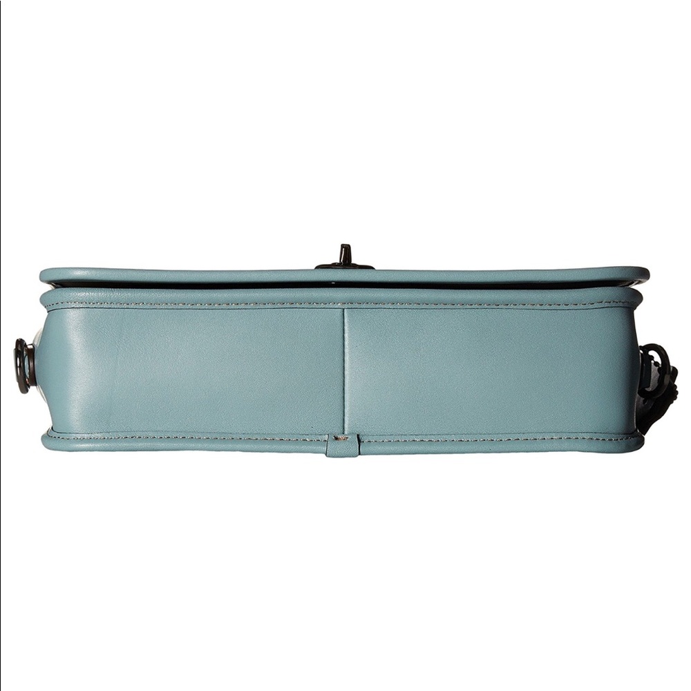 HP🎉✨Authentic Coach Turnlock Crossbody✨ - Picture 5 of 8